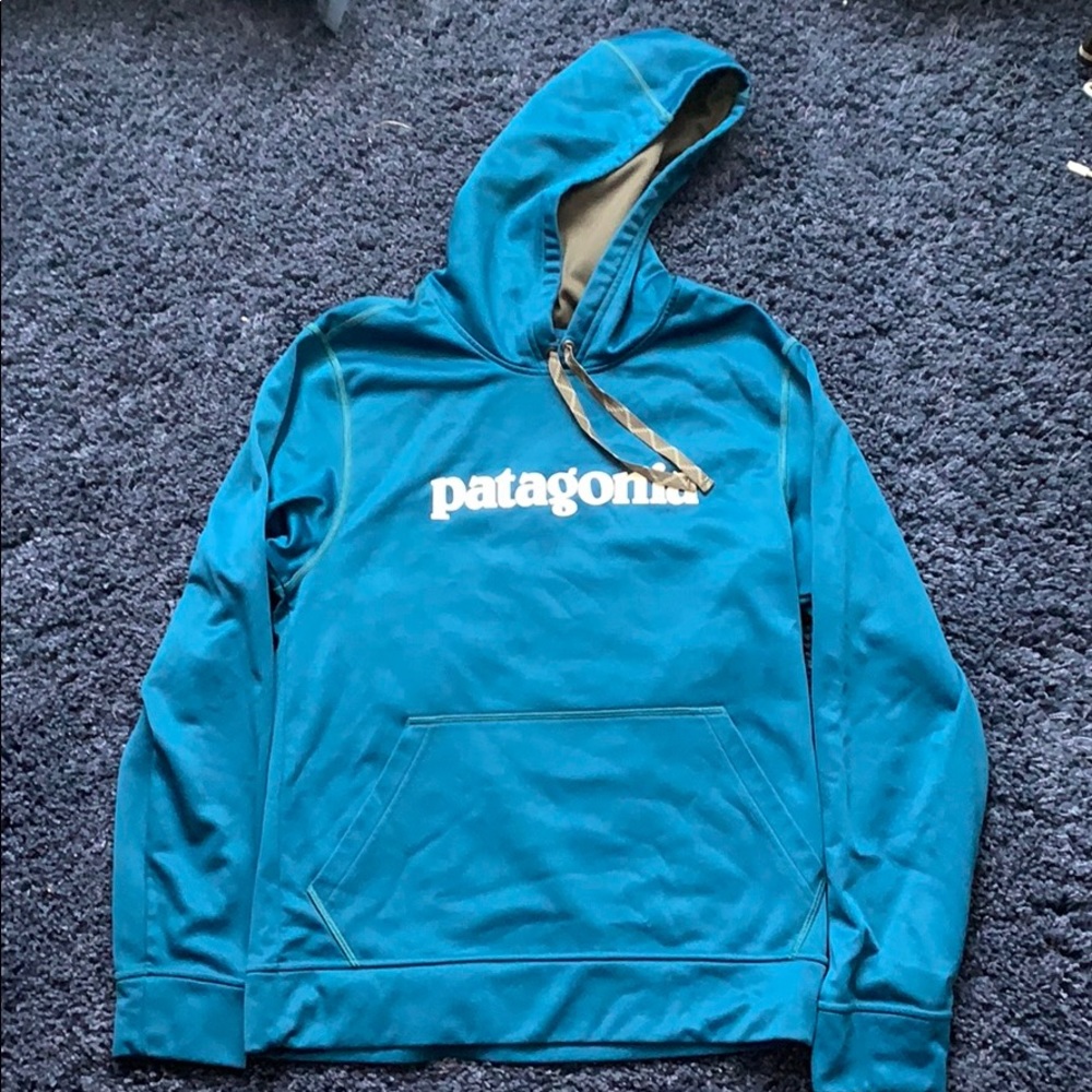 Men’s Patagonia sweatshirt